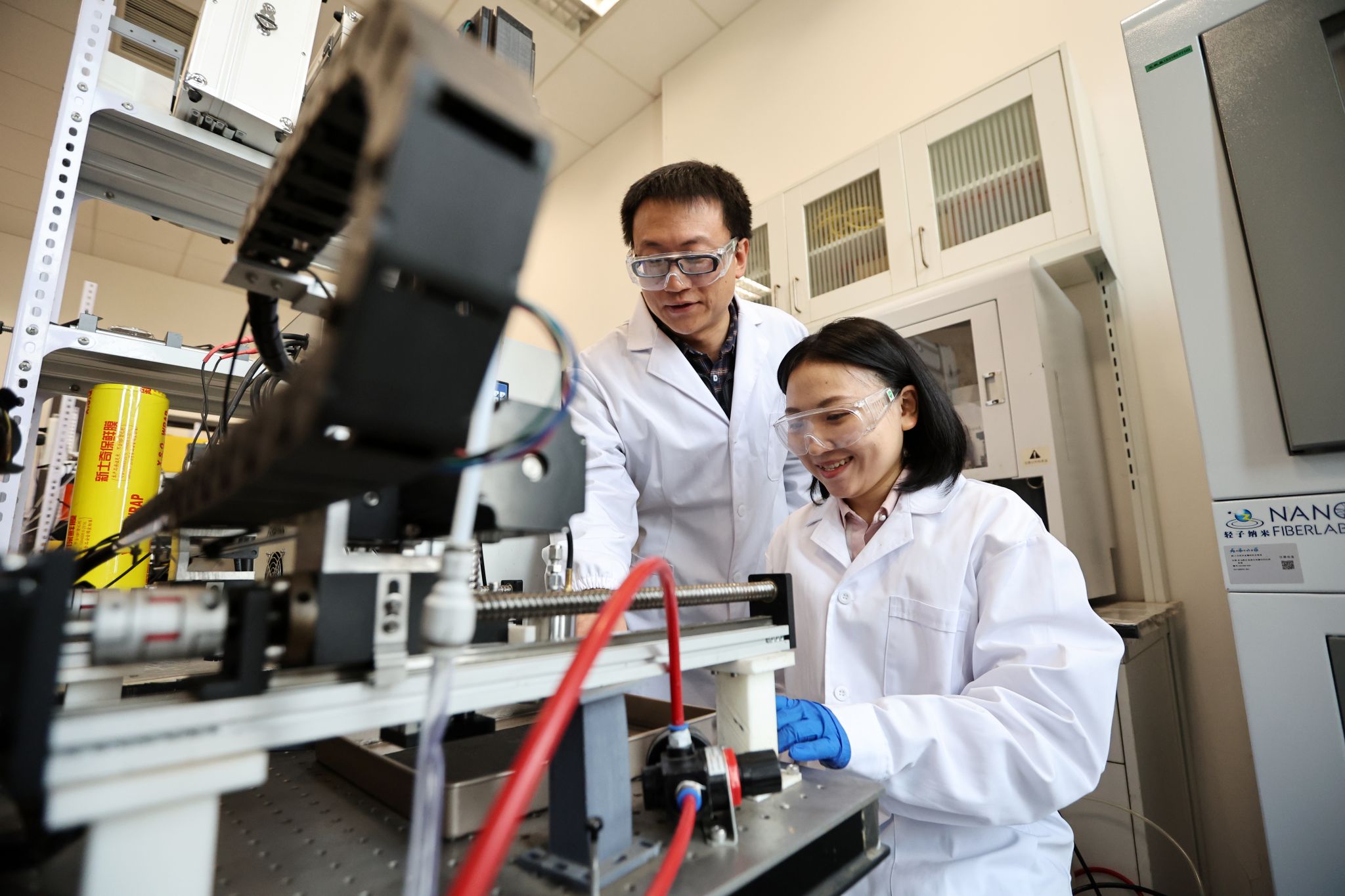 天津大學(xué)研發(fā)新材料助力過氧化氫合成邁向“即產(chǎn)即用”，物聯(lián)網(wǎng)技術(shù)賦能智慧化工新未來